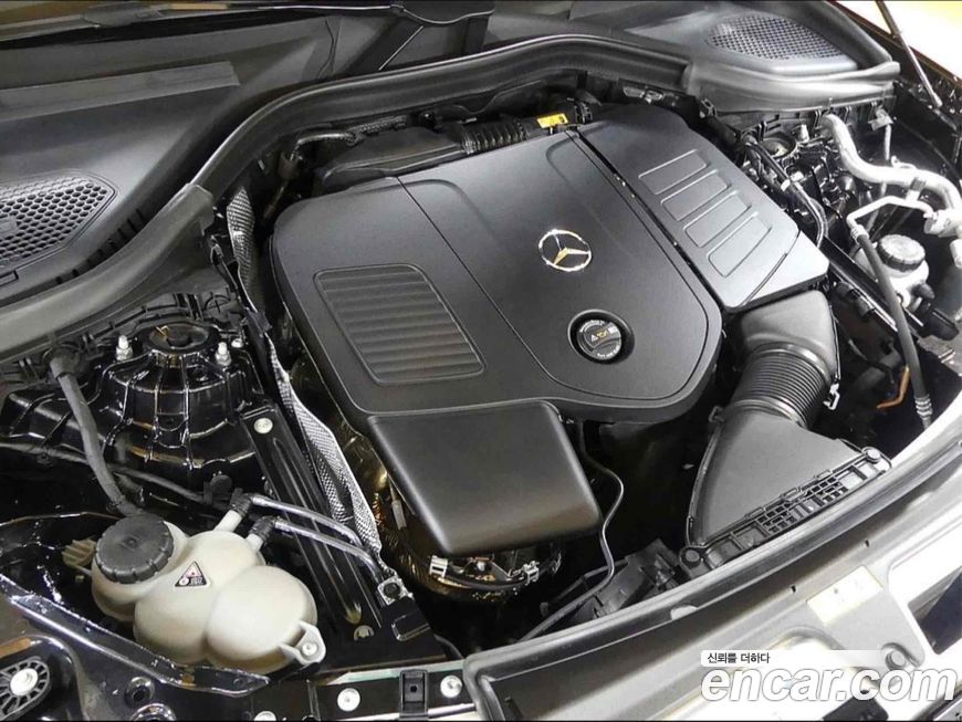 Mercedes-Benz GLC-Class GLC300 4MATIC AMG Line, 2023