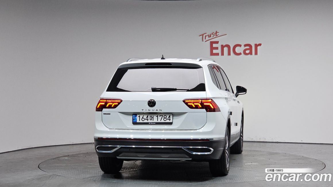 Volkswagen Tiguan 2.0 TSI Prestige, 2023