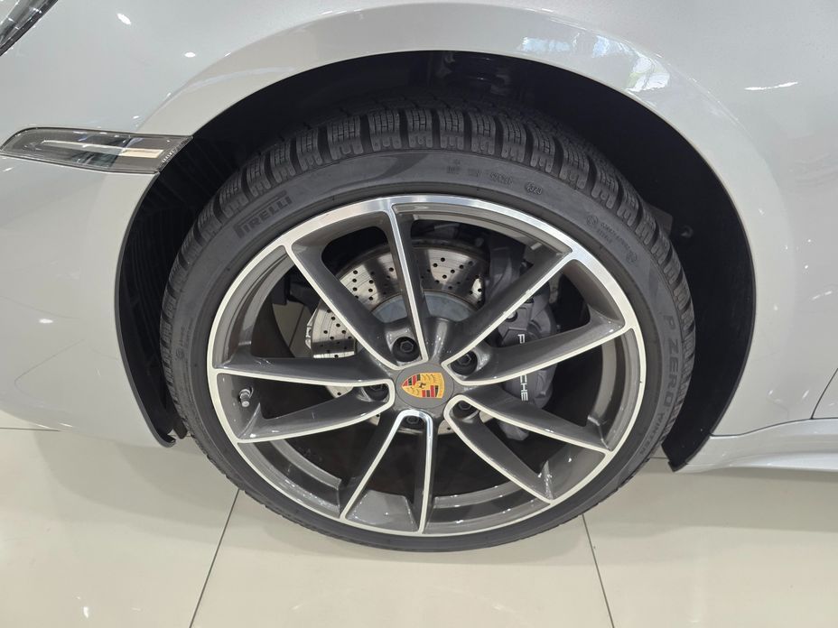 Porsche 911 Carrera 4 Cabriolet, 2024
