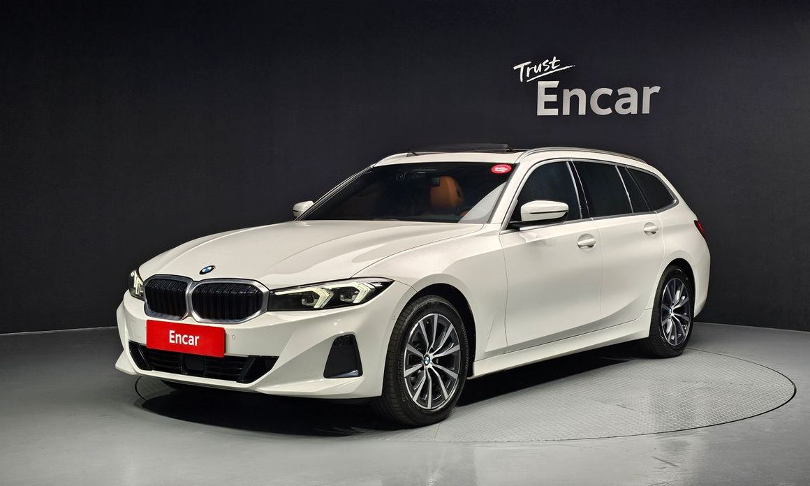 BMW 3-Series 320i Touring, 2024