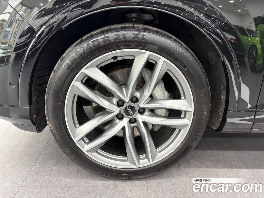 Audi Q7 55 TFSI Quattro Premium, 2025