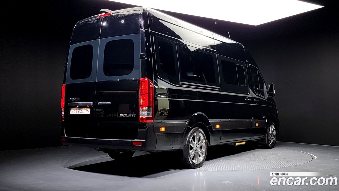 Hyundai Solati 15-seater, 2024