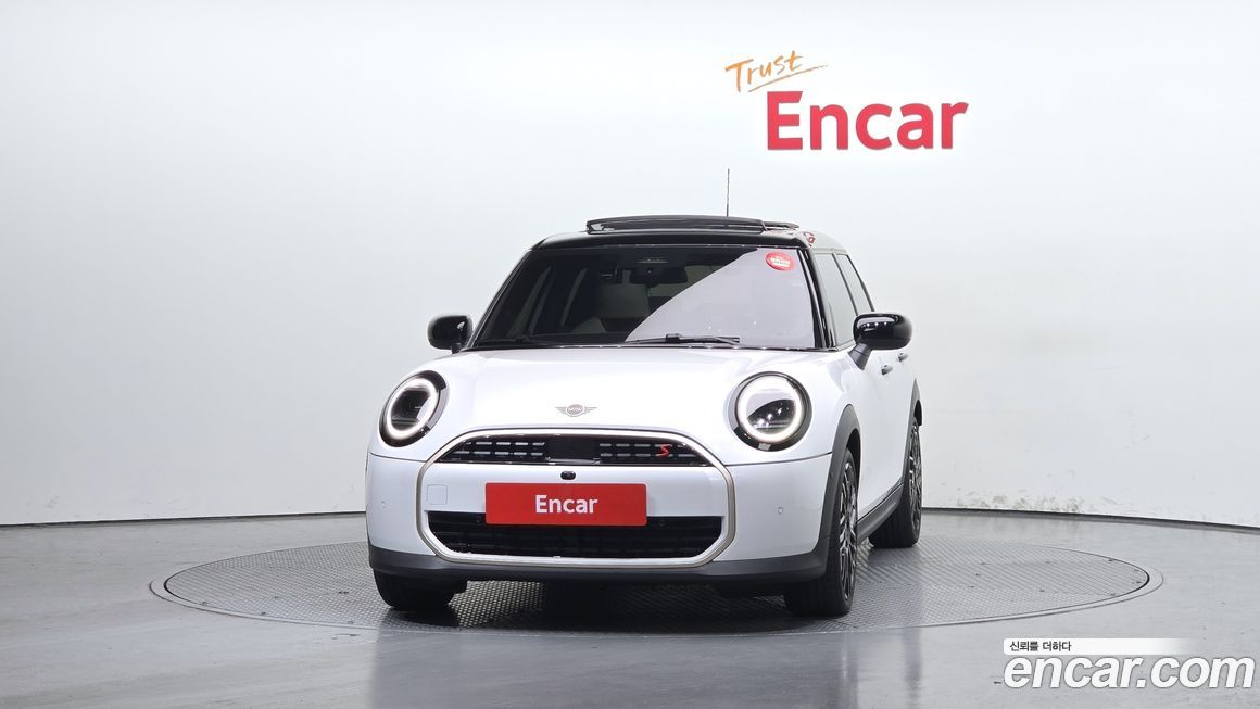 Mini Cooper 5 Door Favoured, 2025
