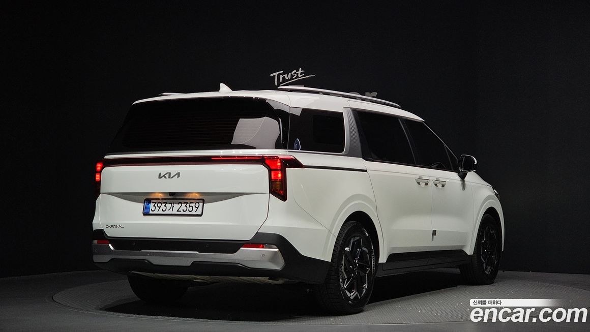 Kia Carnival 9-Seater Prestige, 2024