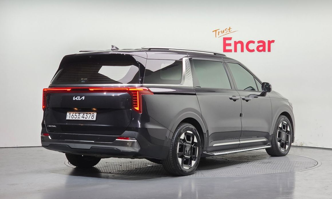 Kia Carnival 7-Seater Signature, 2024
