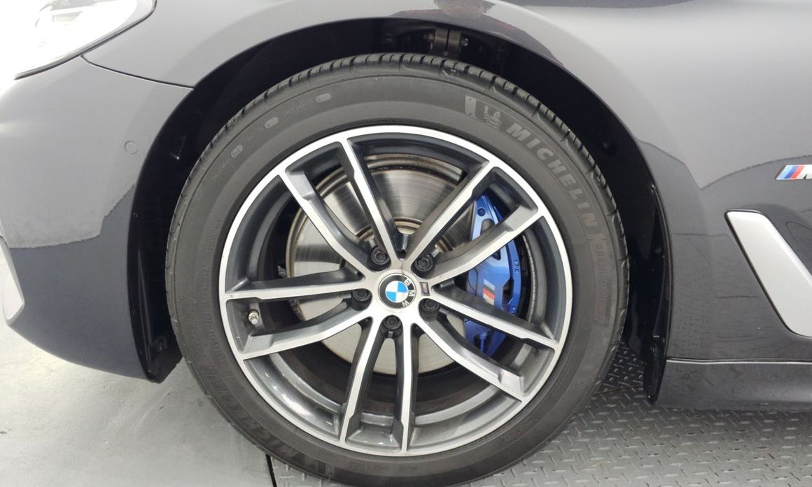 BMW 5-Series 520i M Sport, 2023
