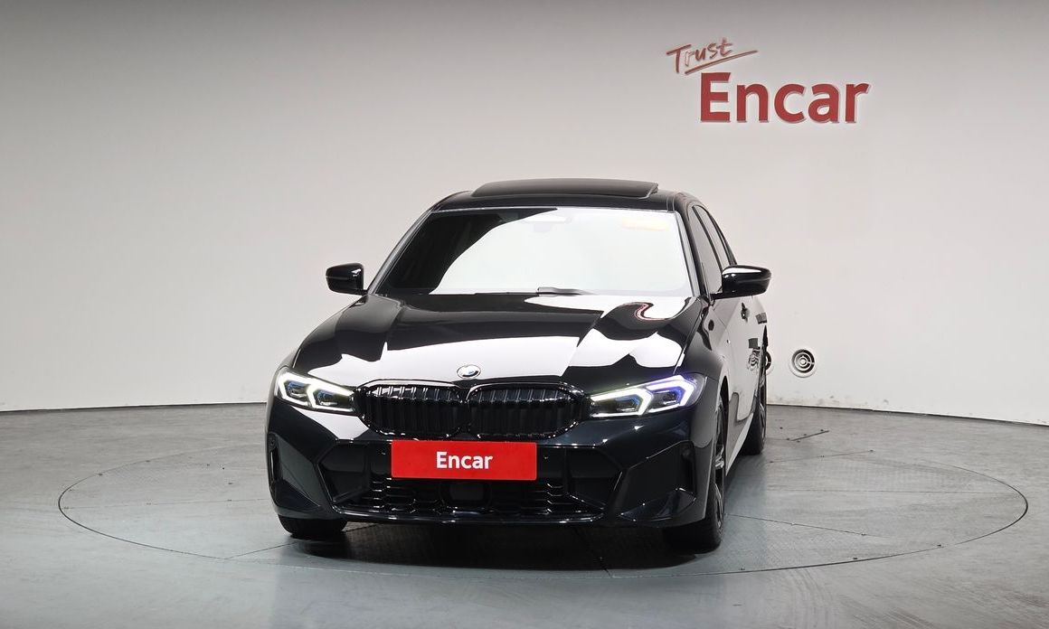 BMW 3-Series 320i M Sport, 2025
