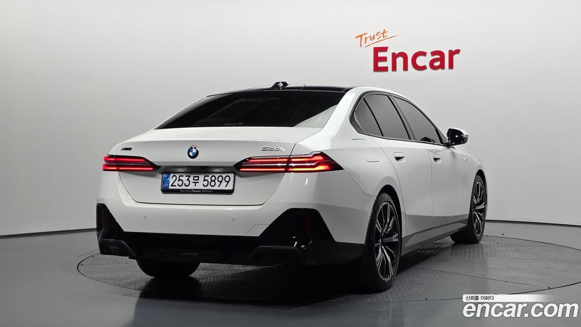 BMW 5-Series 530i xDrive M Sport, 2025