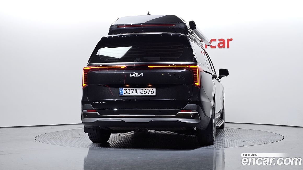 Kia Carnival 7-Seater Outdoor, 2025