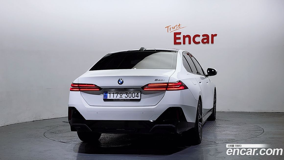 BMW 5-Series 520i M Sport, 2024