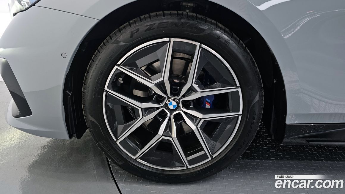 BMW 5-Series 520i M Sport, 2025