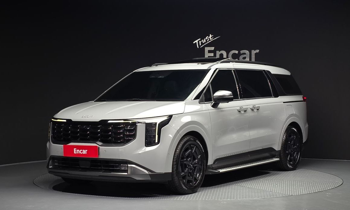 Kia Carnival 9-Seater Gravity, 2024
