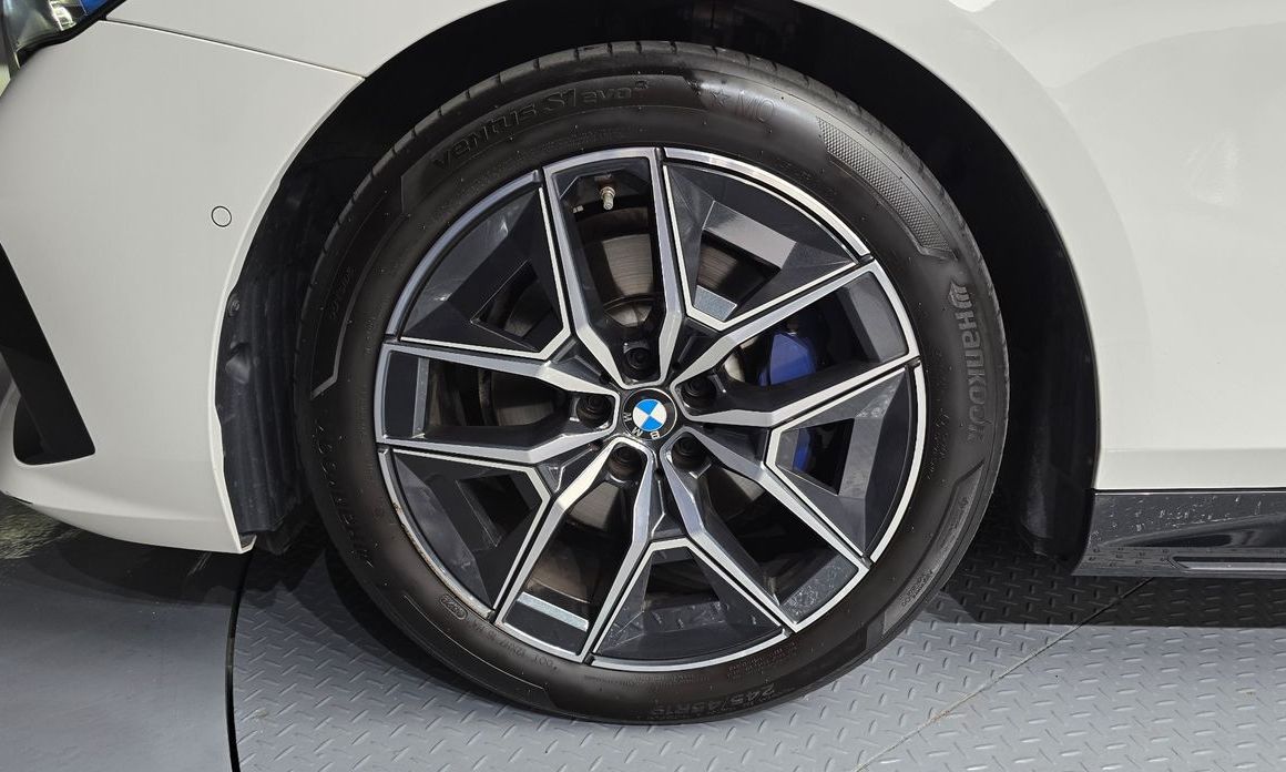 BMW 5-Series 520i M Sport, 2024
