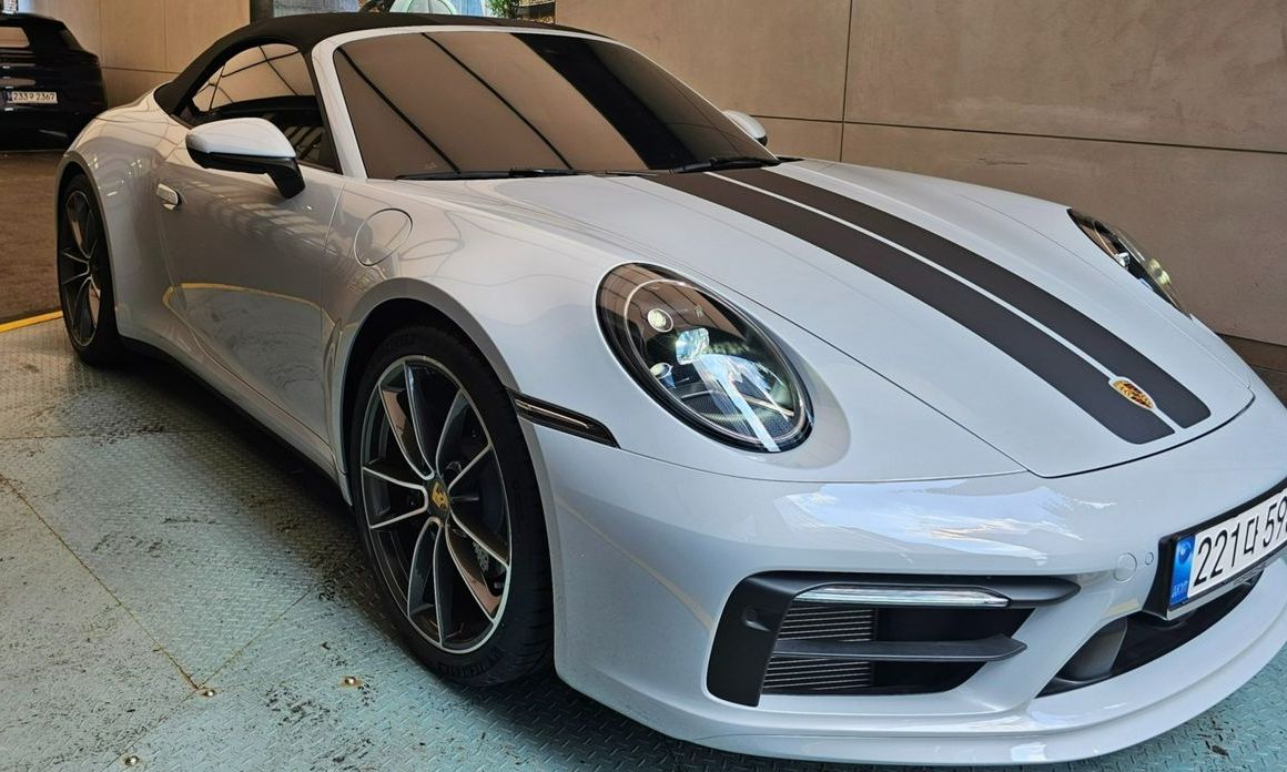 Porsche 911 Carrera Cabriolet, 2024