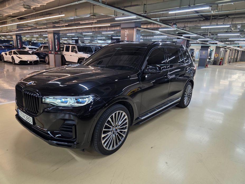 BMW X7 xDrive 40i Design Pure Excellence 7-Seater, 2022