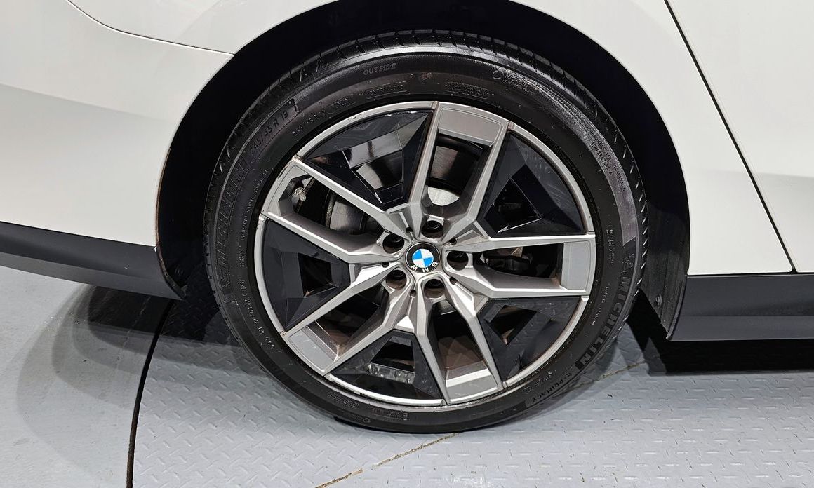 BMW 5-Series 530i xDrive, 2024