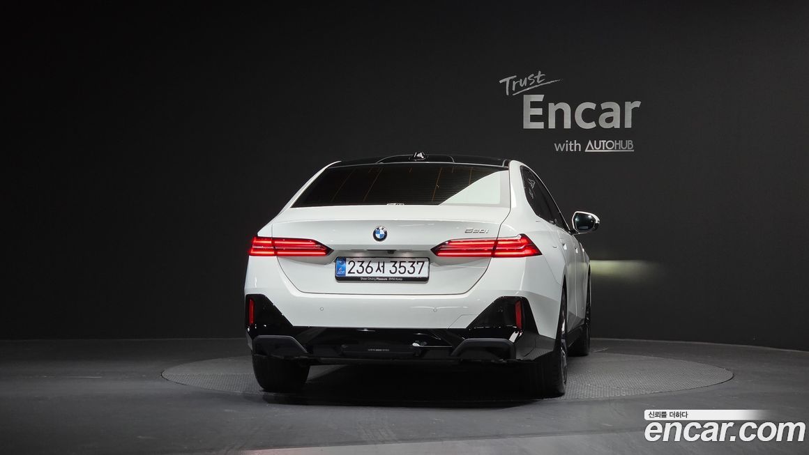 BMW 5-Series 520i M Sport, 2025