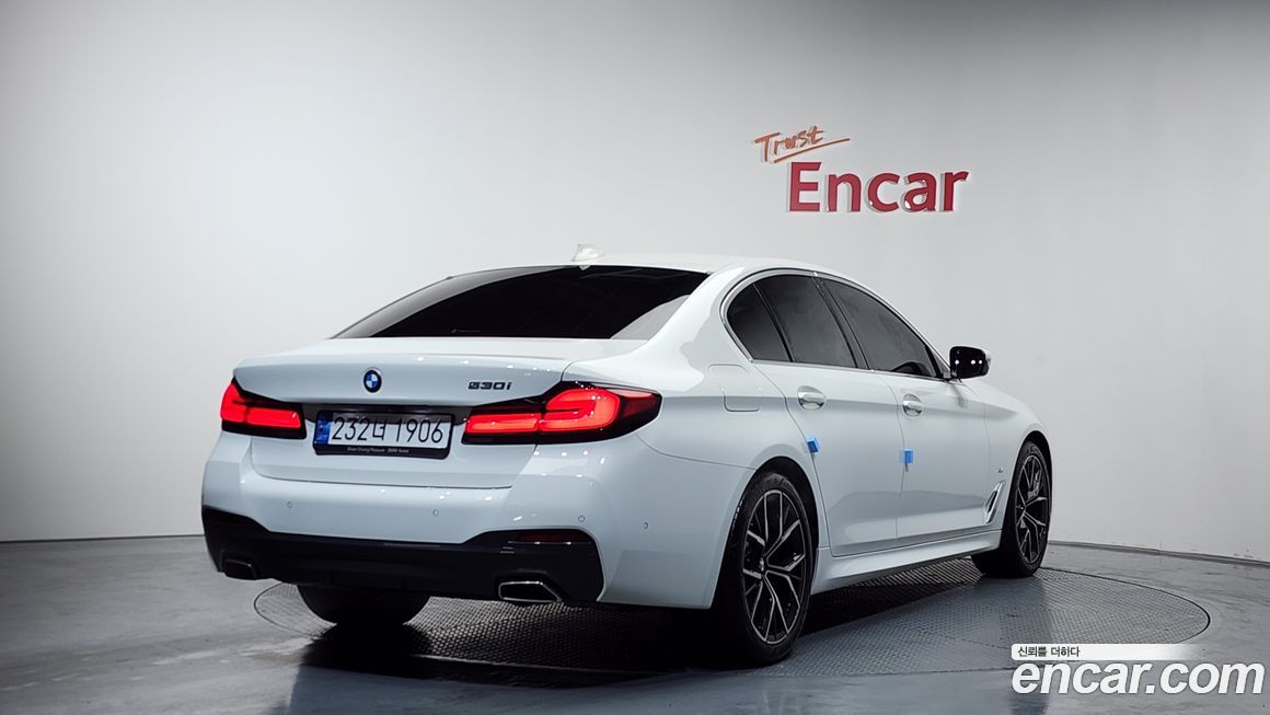 BMW 5-Series 530i M Sport Package, 2022