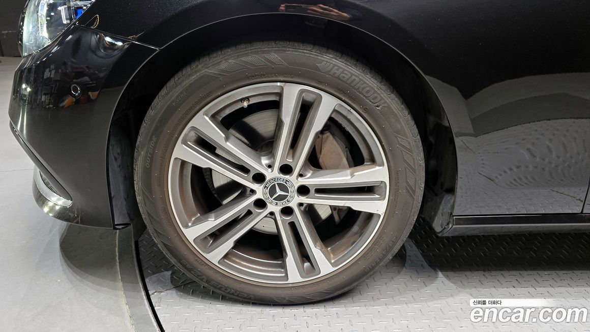 Mercedes-Benz E-Class E350 4MATIC Avantgarde, 2022