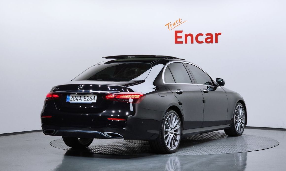 Mercedes-Benz E-Class E350 4MATIC AMG Line, 2022