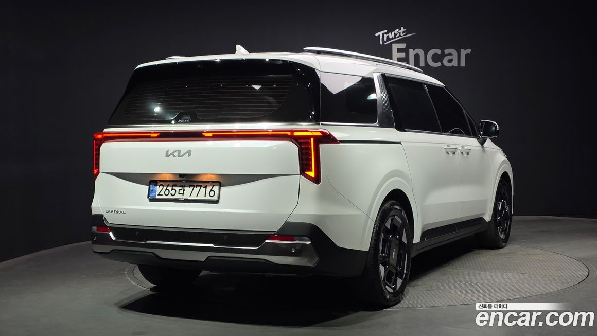 Kia Carnival 7-Seater Signature, 2025