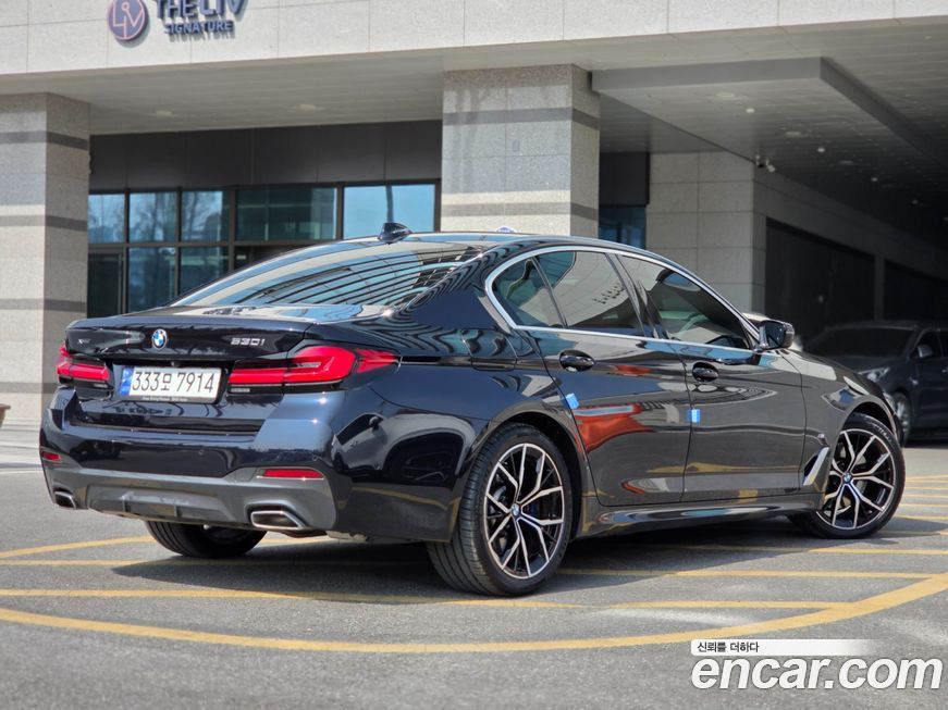 BMW 5-Series 530i xDrive M Sport Package, 2023
