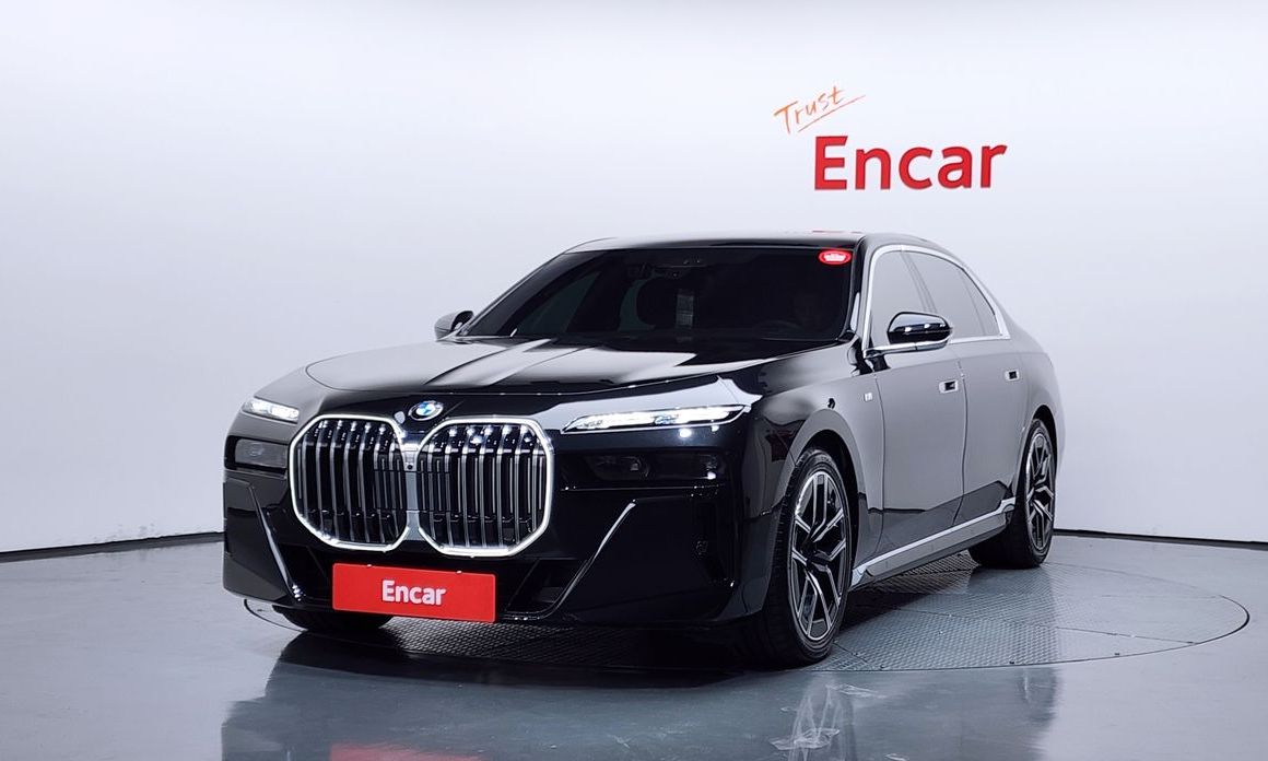 BMW 7-Series 740i xDrive M Sport, 2025