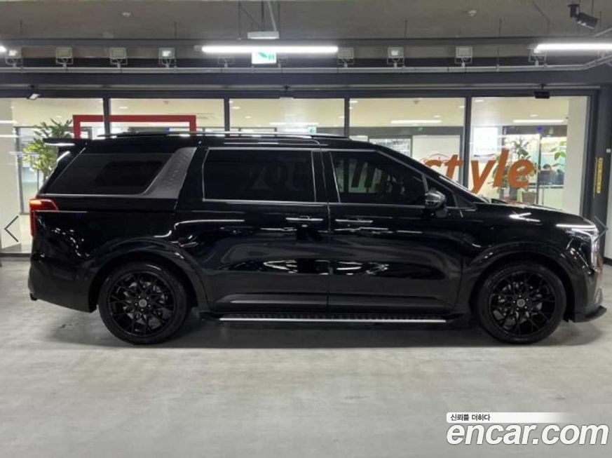 Kia Carnival 9-Seater Gravity, 2024