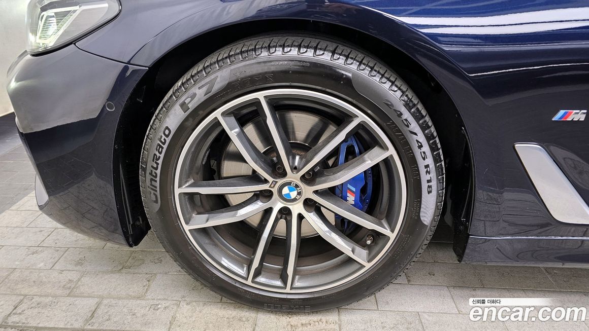 BMW 5-Series 520i M Sport, 2022