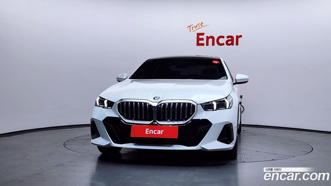 BMW 5-Series 530i xDrive M Sport, 2025