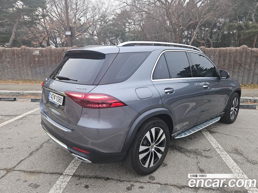 Mercedes-Benz GLE-Class GLE300d 4MATIC, 2024