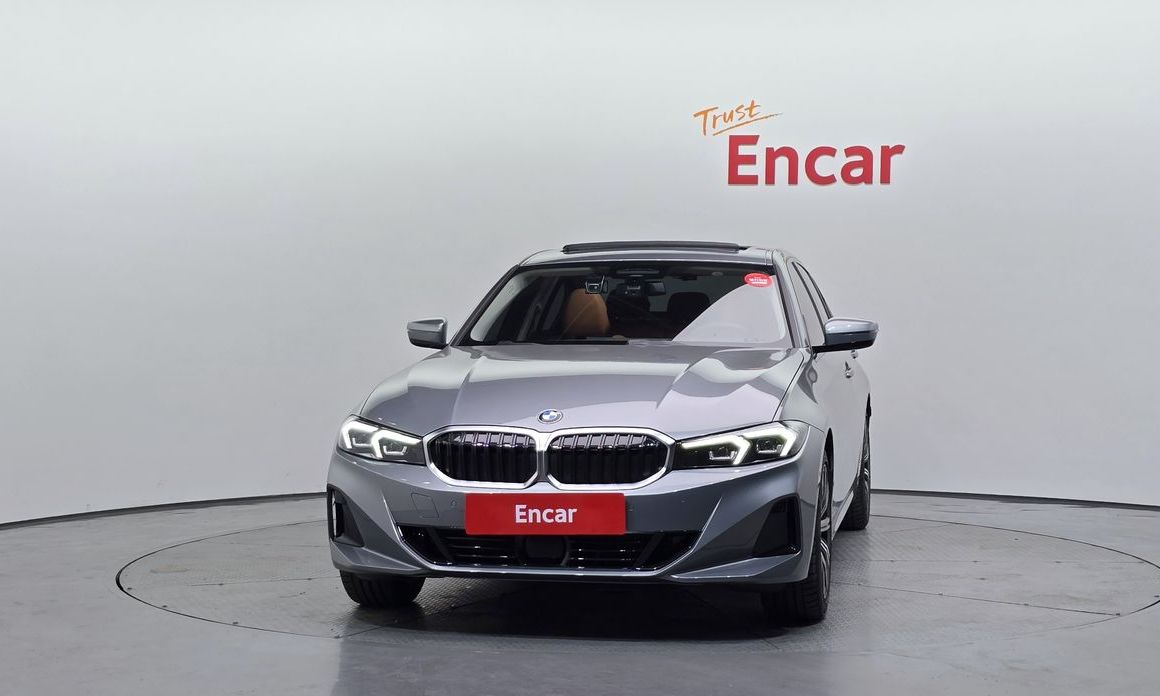 BMW 3-Series 320i, 2025