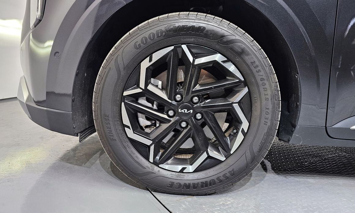 Kia Carnival 9-Seater Noblesse, 2024