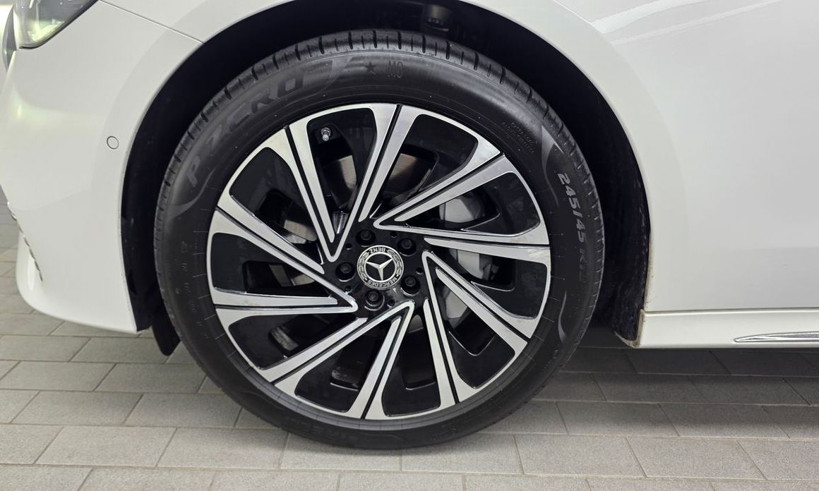Mercedes-Benz E-Class E300 4MATIC Exclusive, 2024