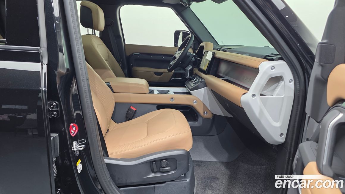 Land Rover Defender 110 P300 X-Dynamic SE, 2025