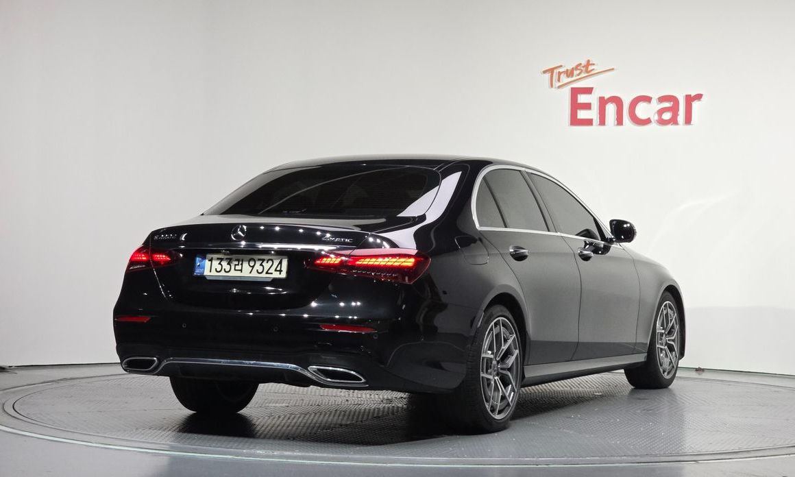 Mercedes-Benz E-Class E220d 4MATIC AMG Line, 2021