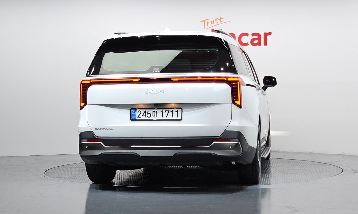 Kia Carnival 9-Seater Signature, 2025