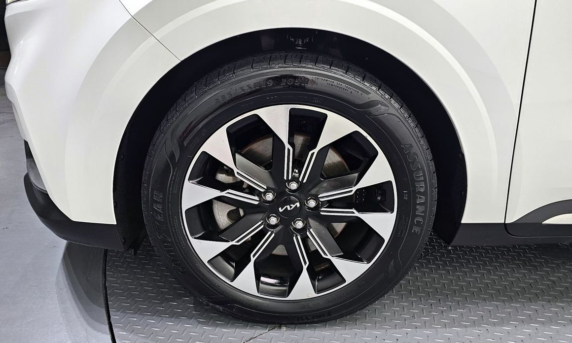 Kia Carnival 9-Seater Noblesse, 2023