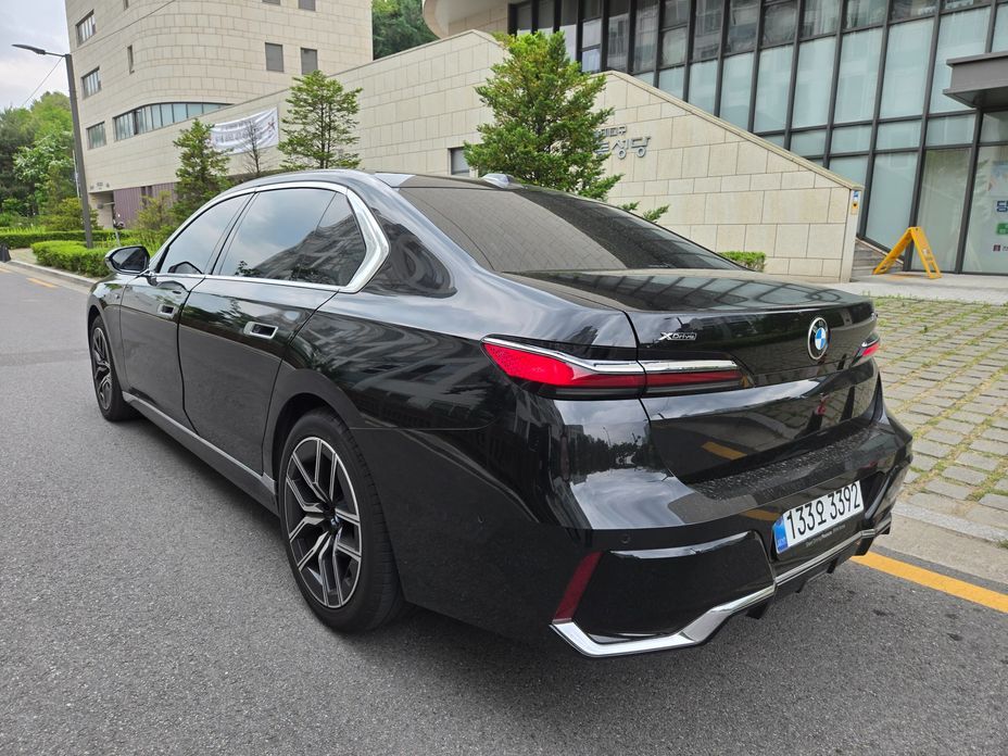 BMW 7-Series 740d xDrive M Sport, 2025