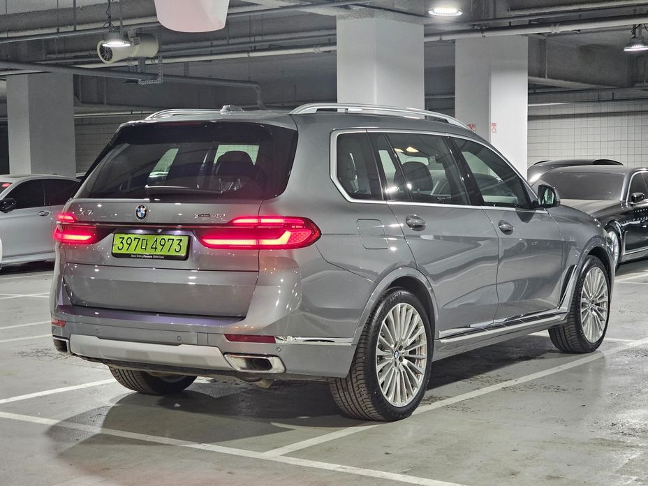 BMW X7 xDrive 40i Design Pure Excellence 6-Seater, 2025