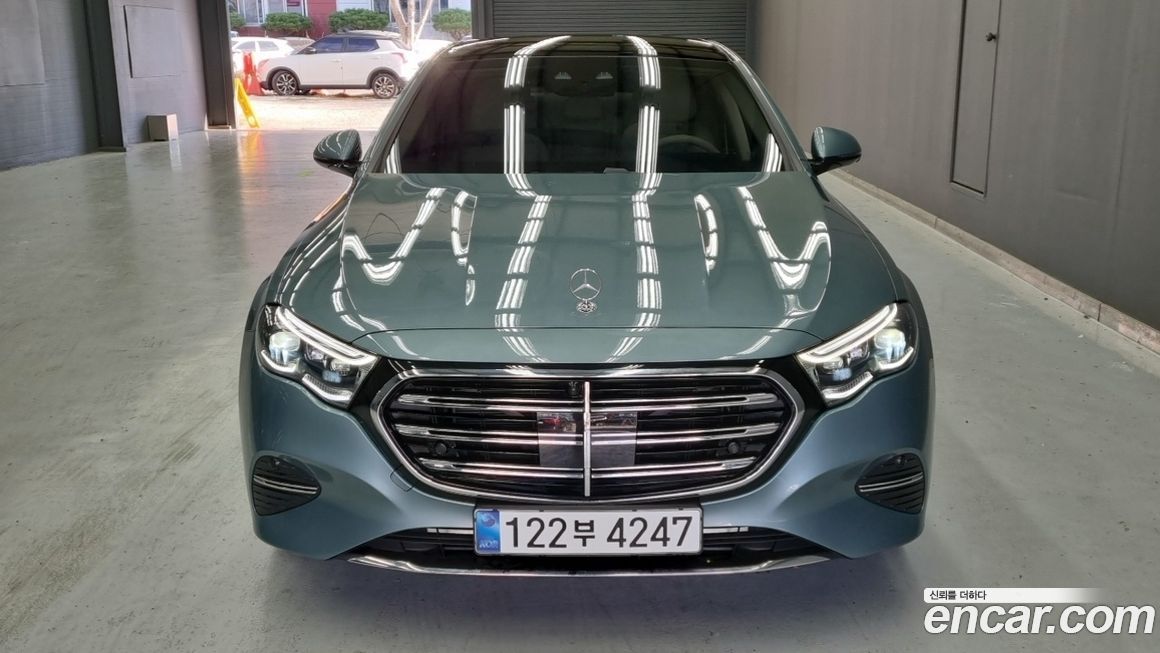 Mercedes-Benz E-Class E300 4MATIC Exclusive, 2024