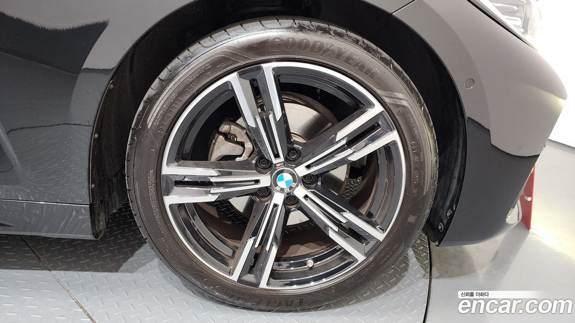 BMW 4-Series 420i M Sport Coupe, 2022