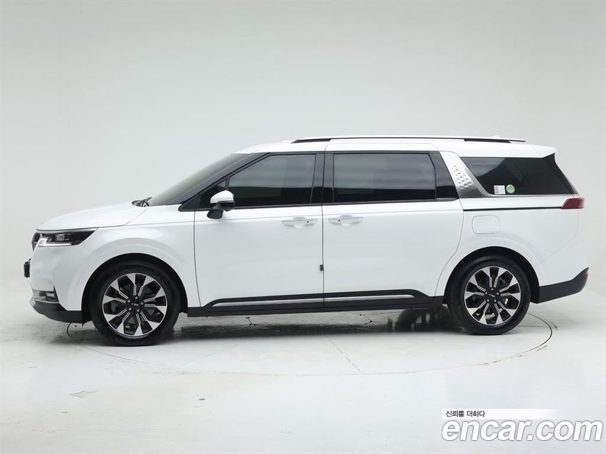 Kia Carnival 7-Seater Signature, 2023