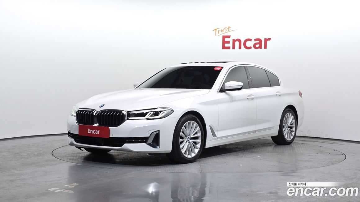 BMW 5-Series 520i Luxury, 2023