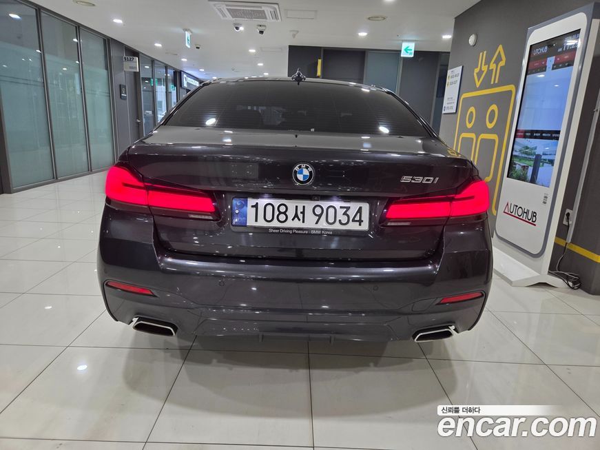 BMW 5-Series 530i M Sport Package, 2023