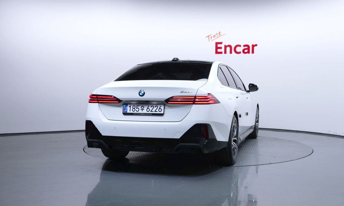 BMW 5-Series 520i M Sport, 2025