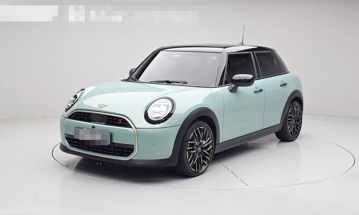 Mini Cooper 5 Door Favoured, 2025