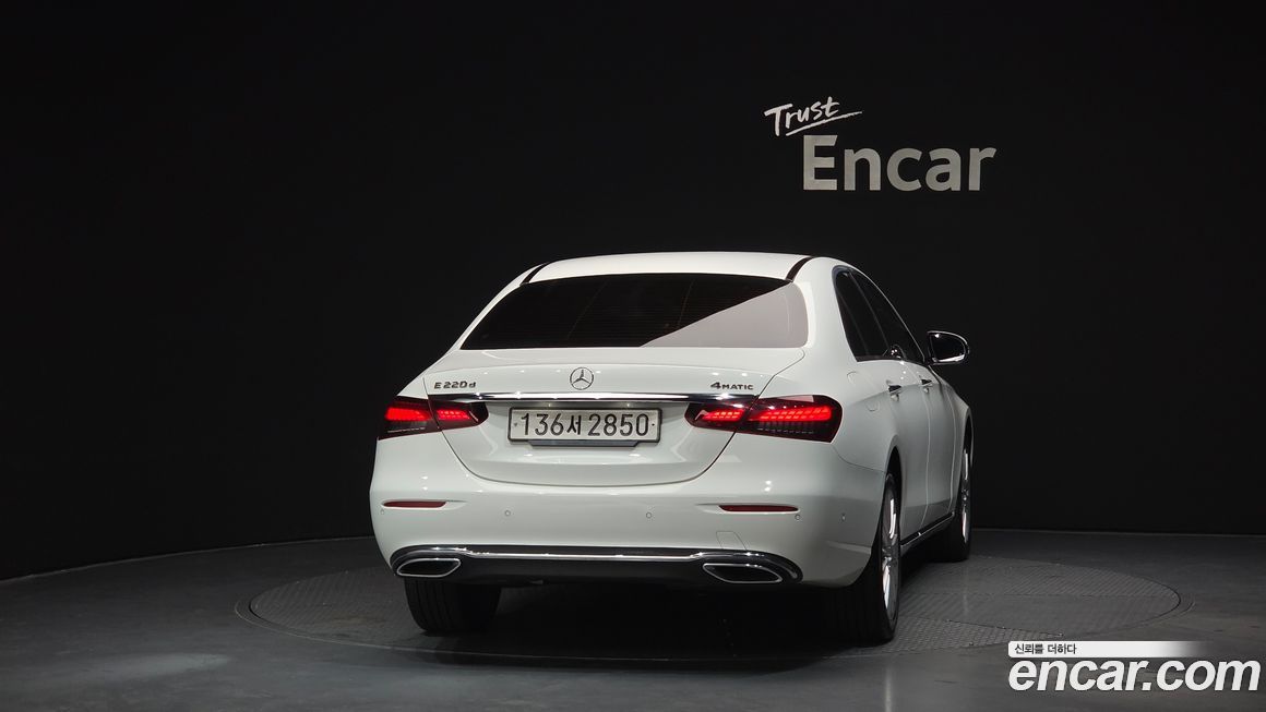 Mercedes-Benz E-Class E220d 4MATIC Exclusive, 2022