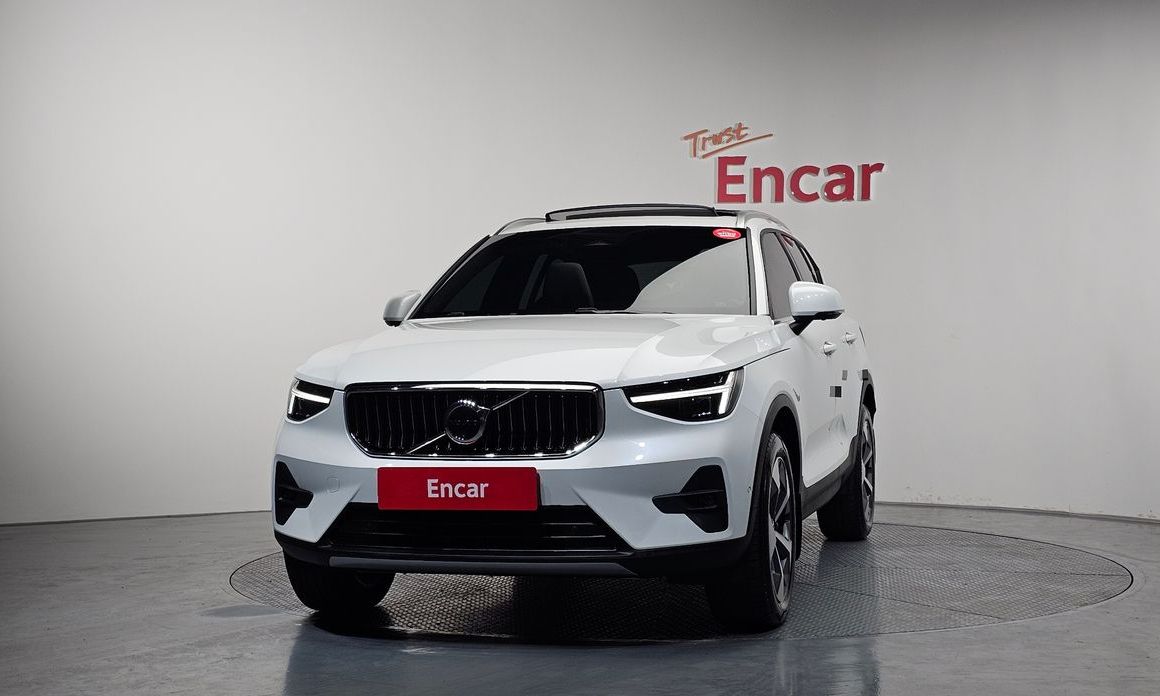 Volvo XC40 B4 Ultra Bright, 2025