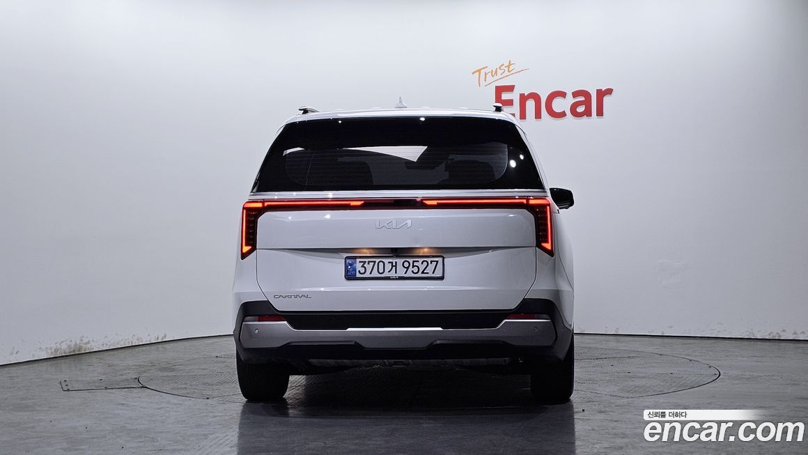 Kia Carnival 9-Seater Prestige, 2024